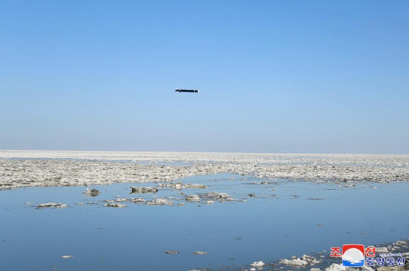 朝鲜2月26日在西部海域进行战略巡航导弹发射训练，金正恩到场观摩