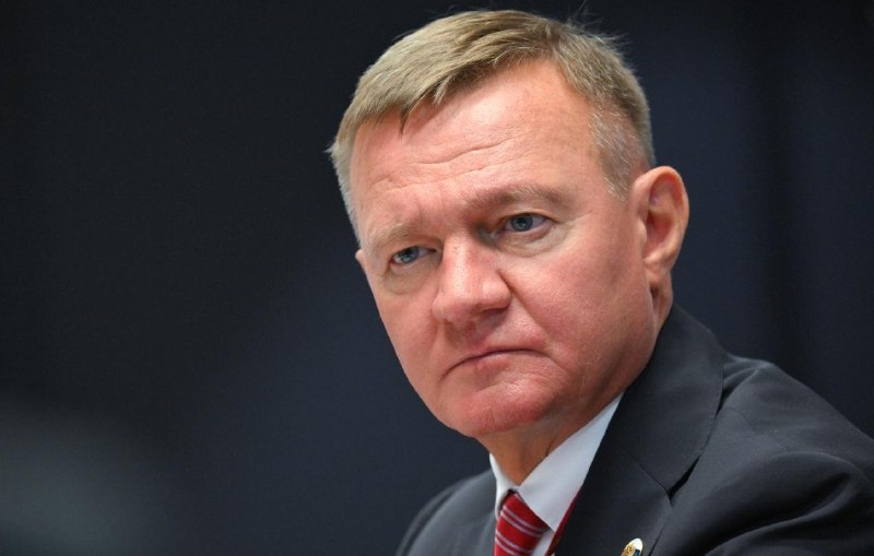 俄罗斯前交通部长罗曼·斯塔罗沃伊特7月7日在私家车中自杀身亡，身上有枪伤