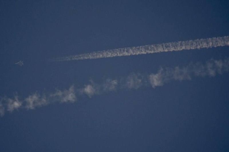 黎巴嫩真主党25日6时30分向位于以色列特拉维夫郊区的以情报和特勤局（摩萨德）总部发射了一枚“卡德尔 1”型弹道导弹