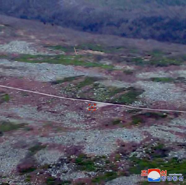 朝鲜导弹总局18日成功进行了“火星-11丙-4.5”新型战术弹道导弹试射和改良型战略巡航导弹试射