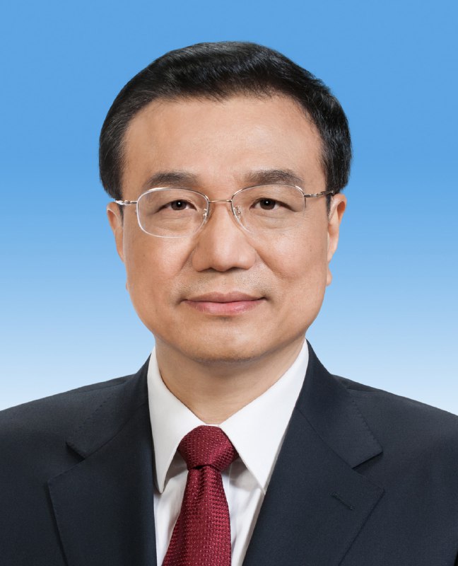 李克强讣告10月27日18:30播发，称他为“中国共产党的优秀党员，久经考验的忠诚的共产主义战士，杰出的无产阶级革命家、政治家，党和国家的卓越领导人”
